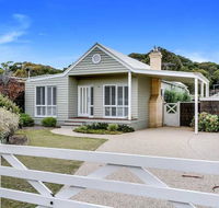 Cute Cottage on Cain - beach at end of street - Accommodation BNB