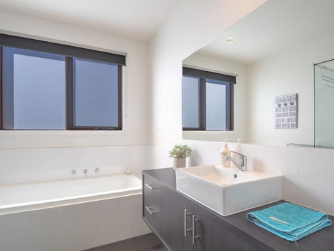 Blairgowrie Moonah Beach House: Walk To Beach - Accommodation BNB 15