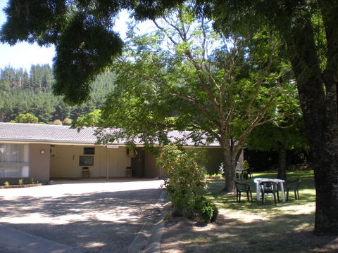 Willow Dene Holiday Apartments - Accommodation BNB 12