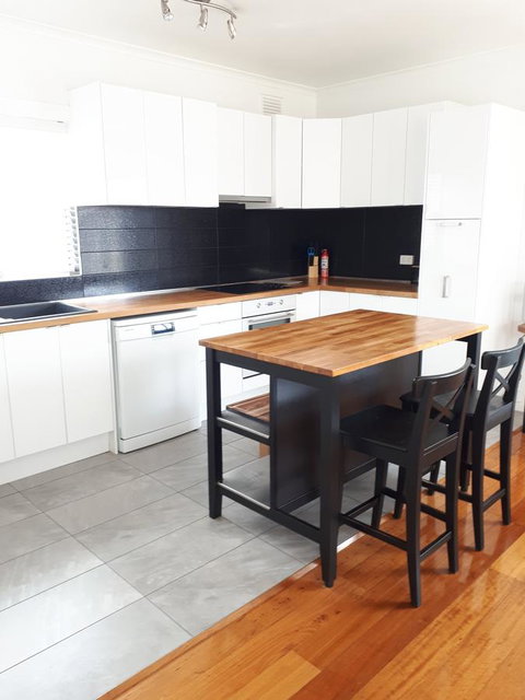 Beach Front Beauty - Accommodation BNB 8
