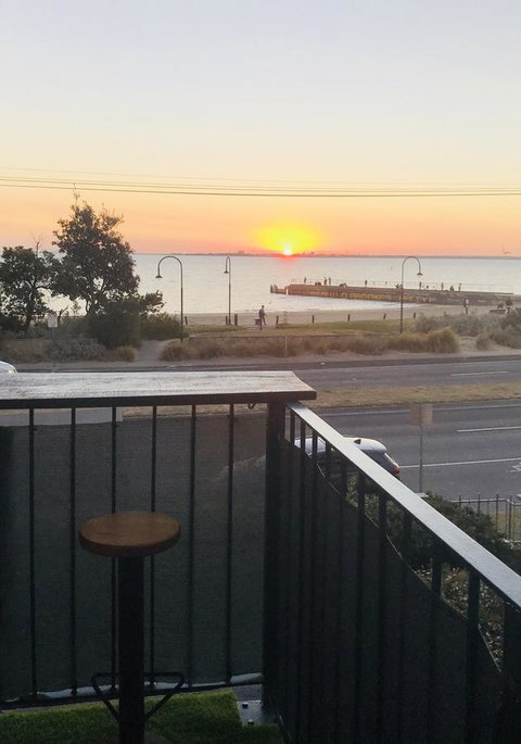 Beach Front Beauty - Accommodation BNB 18