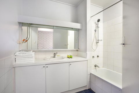 Burvale Hotel - Accommodation BNB 1