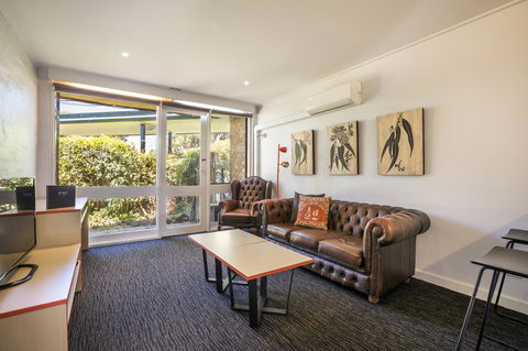 Burvale Hotel - Accommodation BNB 33