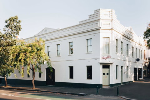 Naughtons Hotel - Accommodation BNB 0