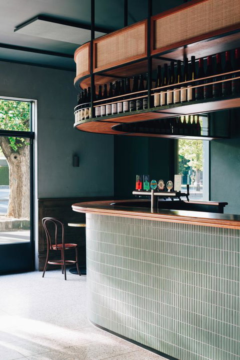 Naughtons Hotel - Accommodation BNB 24