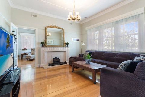 HogmortHomes Neale Street - Accommodation BNB 1