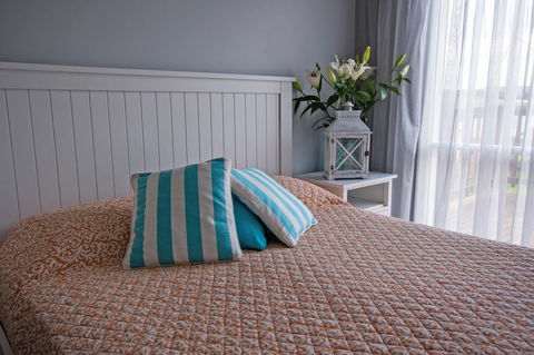 Stunning Waterfront Only 10 Minutes To Phillip Island - FREE EV UNIT 7kW For Electric Cars - Pet Friendly, Fireplace FREE WIFI Wine & Chocolates - Accommodation BNB 16