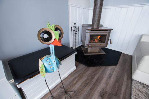 Stunning Waterfront Only 10 Minutes To Phillip Island - FREE EV UNIT 7kW For Electric Cars - Pet Friendly, Fireplace FREE WIFI Wine & Chocolates - Accommodation BNB 12