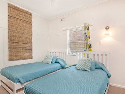The Blue House - Flat Walk To River And Beach - Accommodation BNB 2