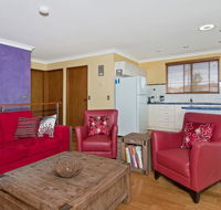 THE BOARDROOM ON BANKSIA - 11 Banksia Ave Bonny Hills - Accommodation BNB