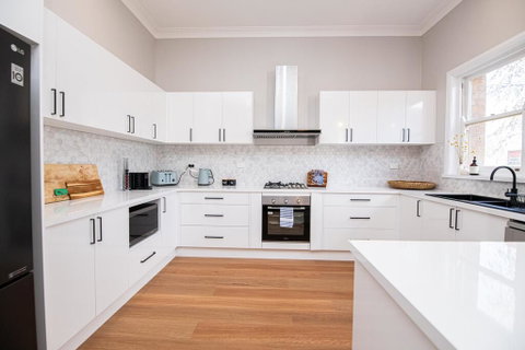 The Byng House Grand And Central, Entertain 12 - Accommodation BNB 1