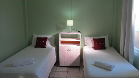 The Captain's Manor On Cook Unit 9 - Accommodation BNB 1