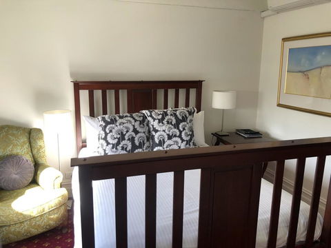 The Corner Hotel Alexandra - Accommodation BNB 3