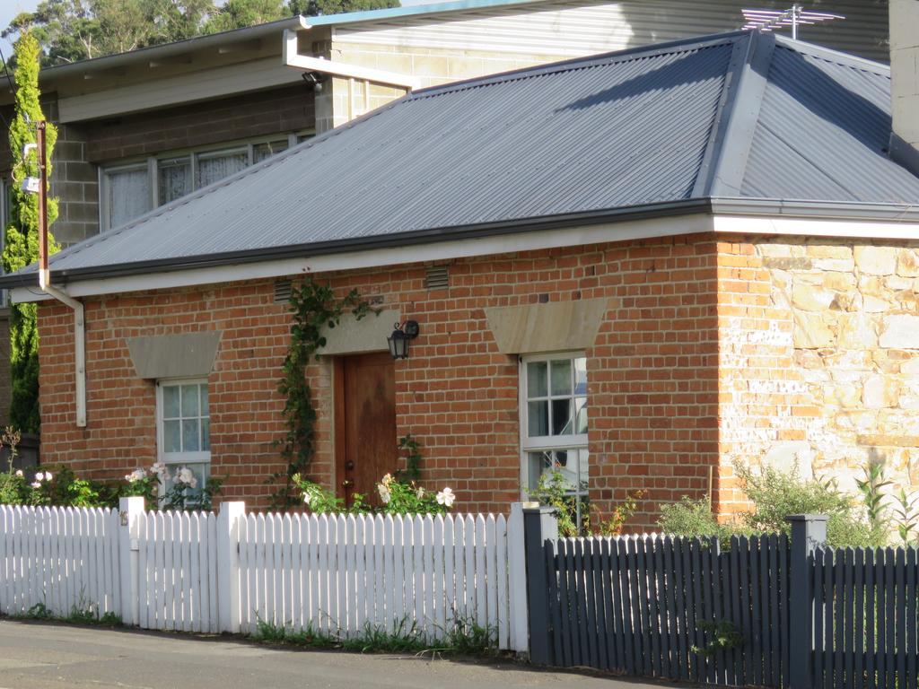 Hobart ACT Accommodation BNB