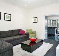 The Courtyard of St Neot - Art Deco 2BR Potts Point Apartment with Large Courtyard in Stunning Location - Accommodation BNB