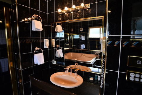 The Crossing Motel - Accommodation BNB 2