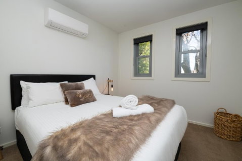 The Endsleigh -1 Bedroom Villa, Free Wifi, Near CBD - Accommodation BNB 0