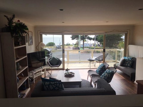 The Esplanade Holiday Home - Accommodation BNB 2