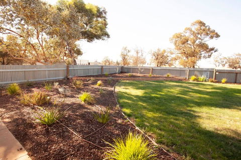 The Farmhouse. - Accommodation BNB 3