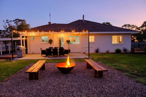 The Farmhouse. - Accommodation BNB 0