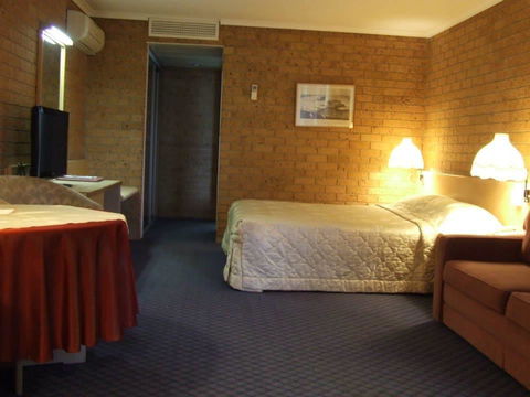 The John Hunter Motel - Accommodation BNB 3
