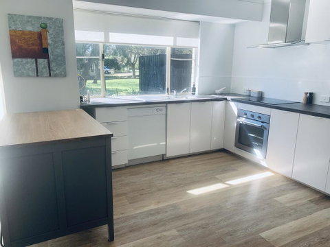The Lake House - Accommodation BNB 1