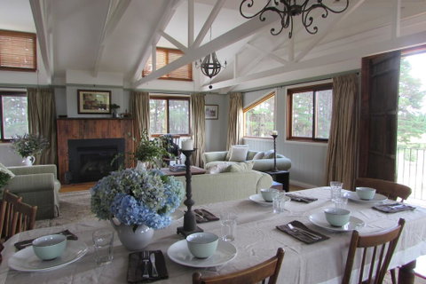 The Loch, An Idyllic Country Escape - Accommodation BNB 0
