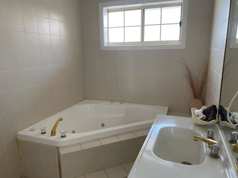 The Major Mitchell Motel - Accommodation BNB 2