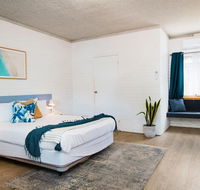 The Med Crescent Head - Accommodation BNB