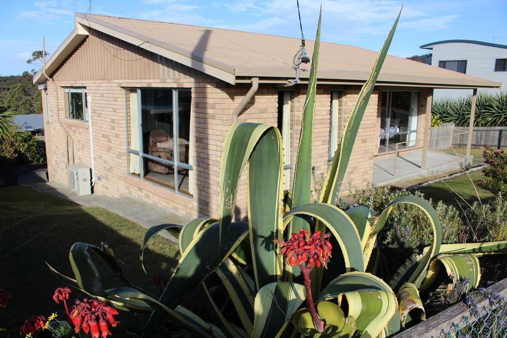 Binalong Bay TAS Accommodation BNB