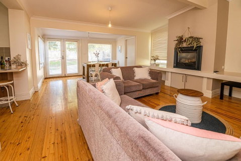 The Pearl On Prince  Stylish Cottage, CBD, Wifi - Accommodation BNB 1