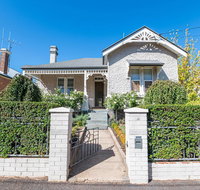 The Pearl on Prince  Stylish Cottage CBD Wifi - Accommodation BNB
