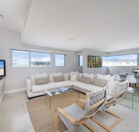 The Penthouse  Little Beach - Accommodation BNB