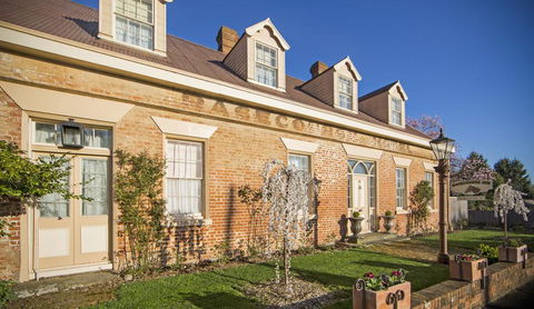 The Racecourse Inn - Accommodation BNB 0