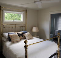 The Red Feather Inn - Accommodation BNB