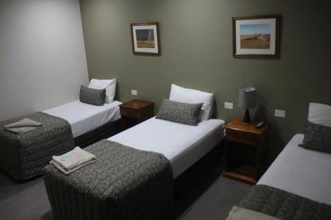 The Saltbush Motor Inn - Accommodation BNB 2