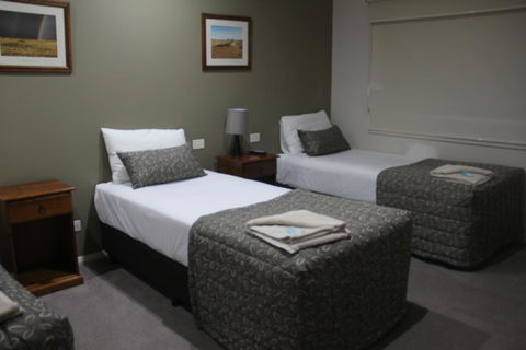 The Saltbush Motor Inn - Accommodation BNB 3