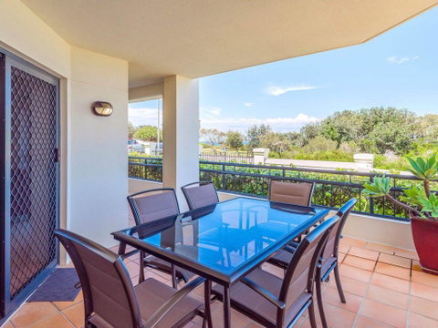 The Sands Unit 28 - Straight Across The Road From The Beach - Accommodation BNB 0
