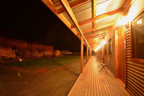 The Silverton Hotel - Accommodation BNB 1