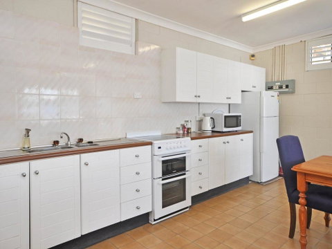 The Studio On The Lake @ Fishing Point, Lake Macquarie - Honestly Put The Line In And Catch Fish - Accommodation BNB 3