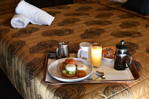 The Town House Motor Inn - Accommodation BNB 2