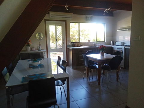 The Treehouse Mandurah - Accommodation BNB 3