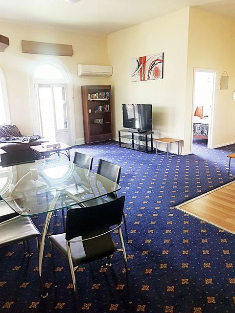 The Wharf Hotel - Accommodation BNB 3