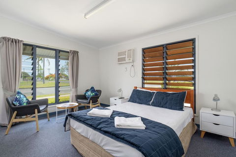 Tin Can Bay's Sleepy Lagoon Motel - Accommodation BNB 1