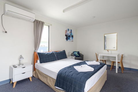 Tin Can Bay's Sleepy Lagoon Motel - Accommodation BNB 2