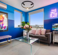 Trendy And Central One Bed Apartment With Views - Accommodation BNB