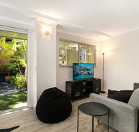 Tropical Townhouse With Two Courtyards and Pool - Accommodation BNB