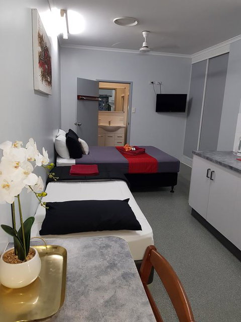 Tropical Lodge - Accommodation BNB 3