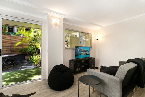 Tropical Townhouse With Two Courtyards And Pool - Accommodation BNB 0