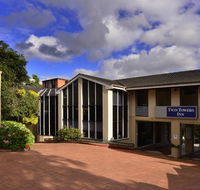 Twin Towers Inn - Accommodation BNB